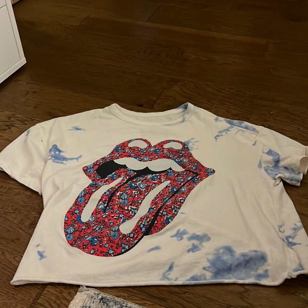 Cropped Rolling Stones shirt